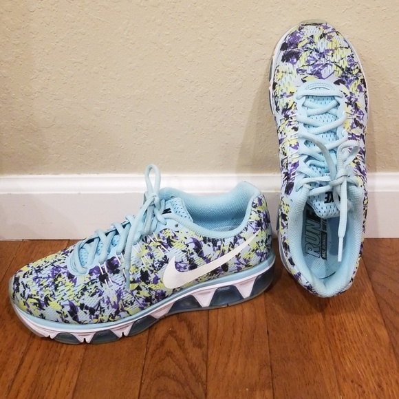 Nike Shoes - Gently used